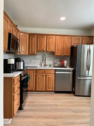 8427 Snowden Oaks Plaza, Laurel, MD 20708