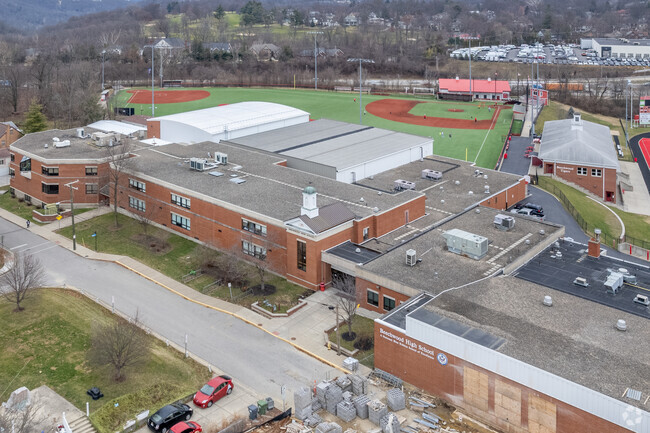 Beechwood High School, Rankings & Reviews - Homes.com