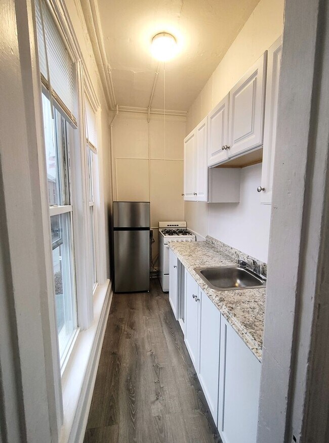 50 Common St Unit 5, Providence, RI 02908