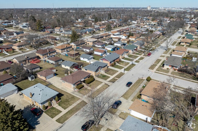 Tree lines residential streets offer Hillside residents walkable areas perfect for families.