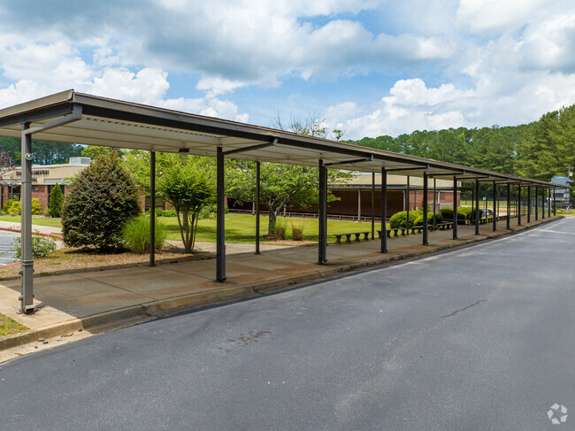 Braelinn Elementary School is the home of the Stars.