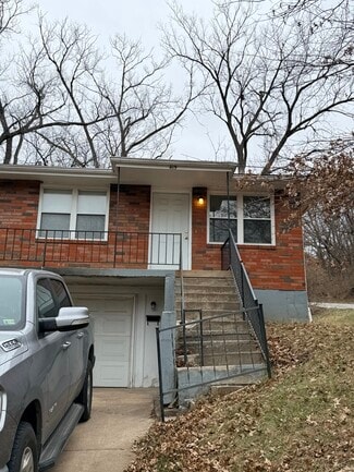 415 S Sugar Creek Blvd, Sugar Creek, MO 64054