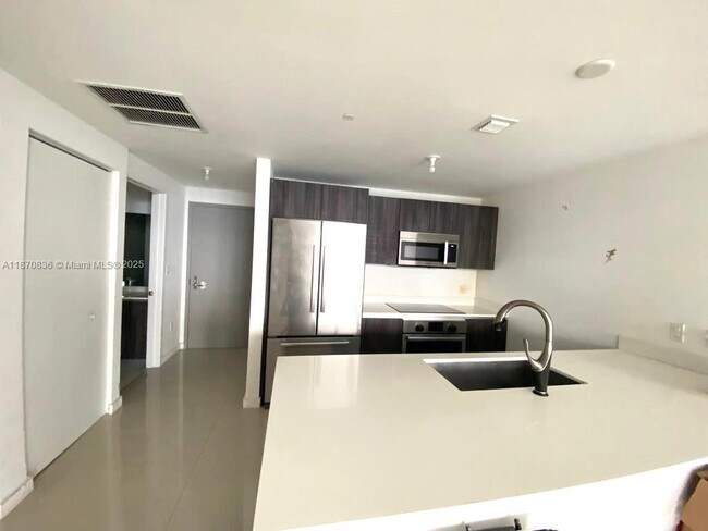 Aria on the Bay unit 4905, Miami, FL 33132 - photo 4