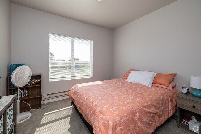 Flats on 21, Austin, MN 55912 - photo 4