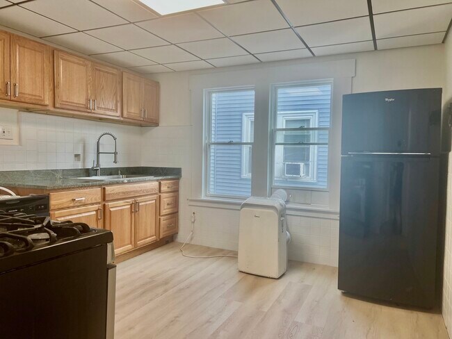 5 Magnus Ave unit 3, Somerville, MA 02143 - photo 3