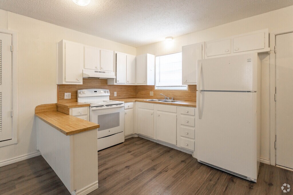 Plainview Apartments 2504 W 16th St, Plainview, TX