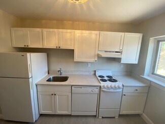 61 Selkirk Rd Unit 10, Boston, MA 02135