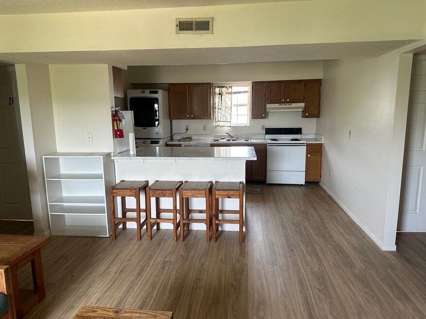 15 S Shafer St unit 1605, Athens, OH 45701 - photo 1