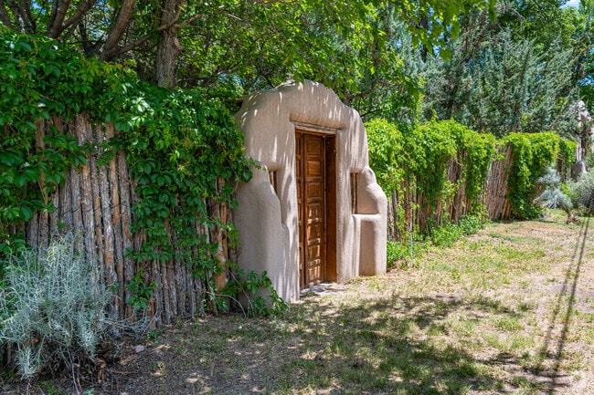 Tewa Pueblo culture is celebrated nearby at the Poeh Cultural Center in Pojoaque.