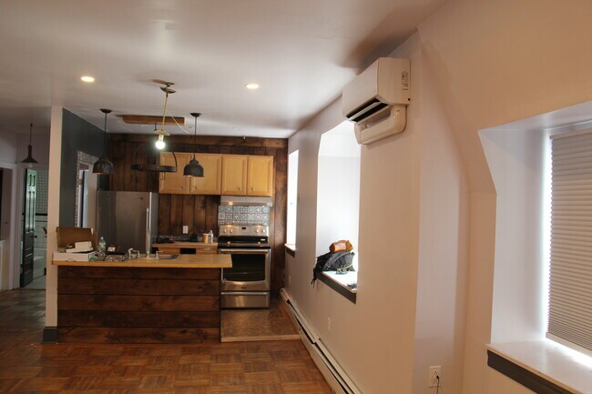 909 S 49th St unit 3RD FLOOR, Philadelphia, PA 19143 - photo 6