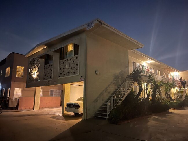 2130 6th St unit 7, Los Angeles, CA 90057 - photo 2