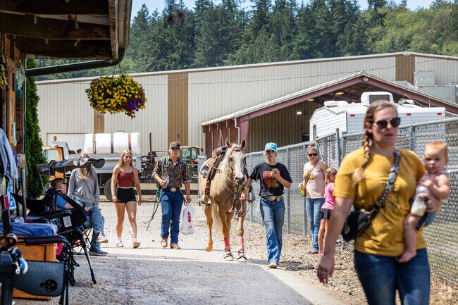 Equestrian shows, livestock auctions and more are popular events near West End, WA.