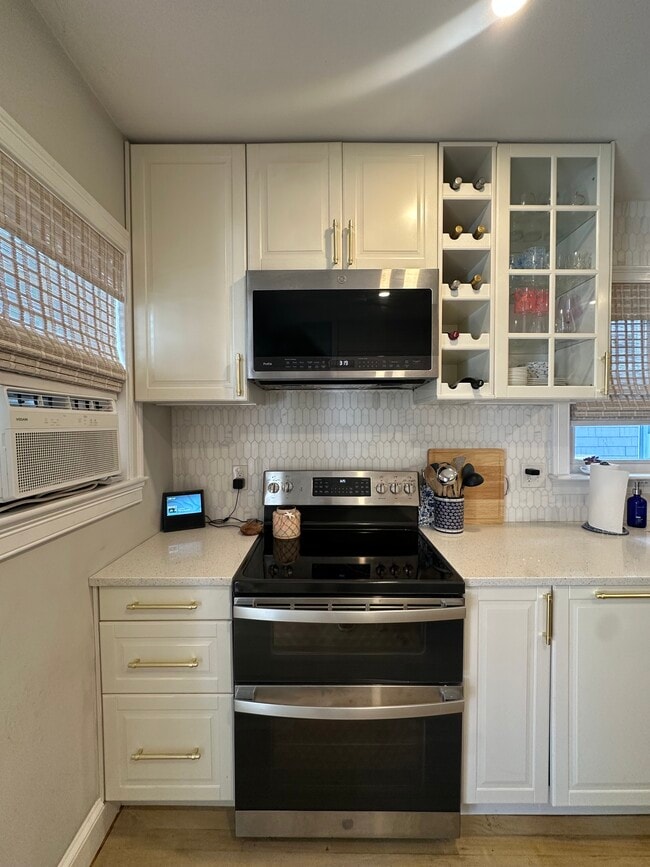 21 Apthorp St, Quincy, MA 02170 - photo 6