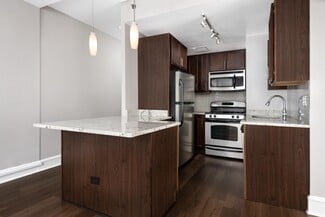 3170 N Sheridan Rd, Chicago, IL 60657