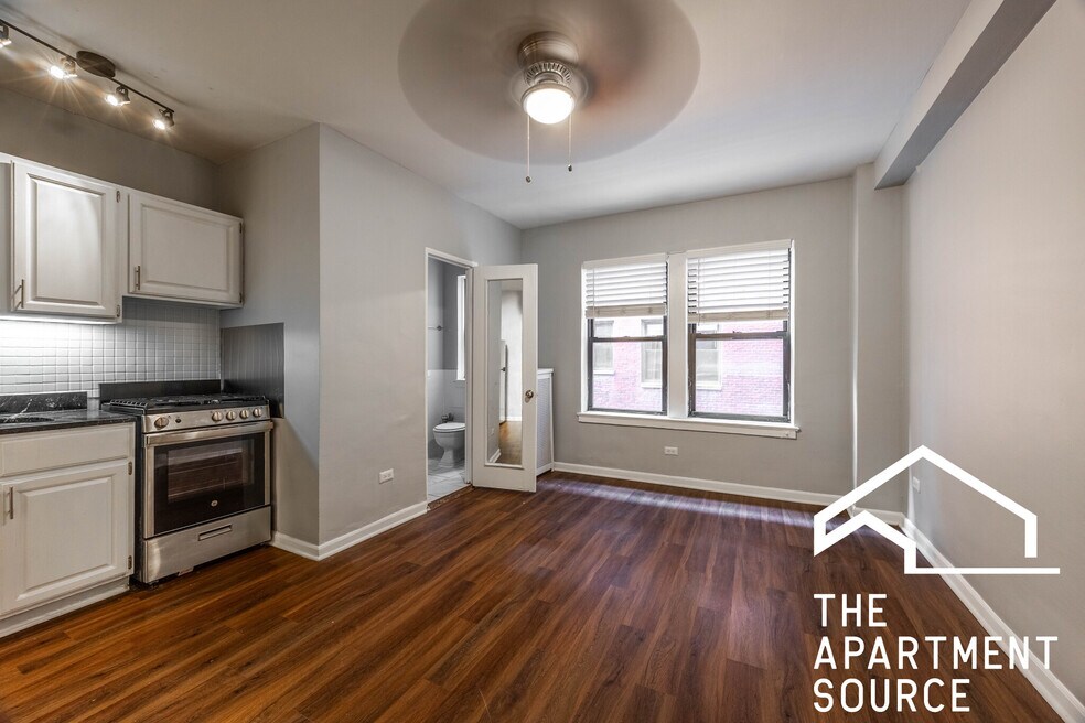 1200 N La Salle Dr unit 427, Chicago, IL 60610 - photo 1