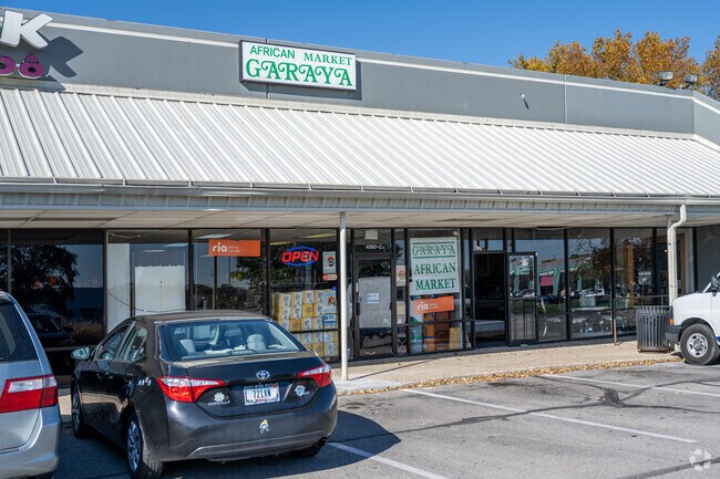 Garaya is an African Market on Lafayette Rd in International Marketplace.