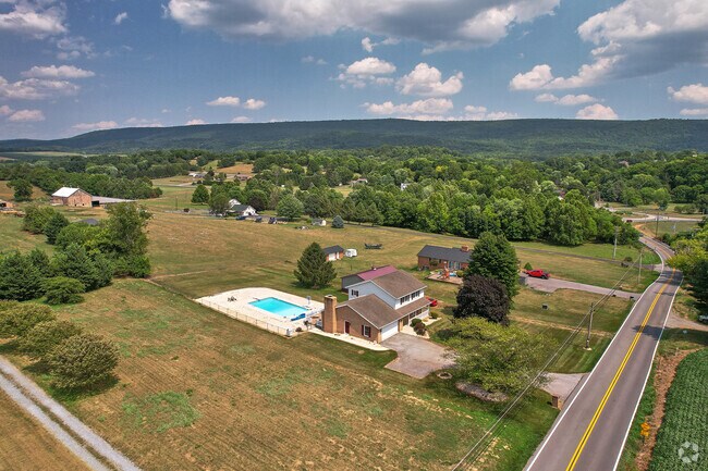 Shining Tree is a private school located in rural Washington County.