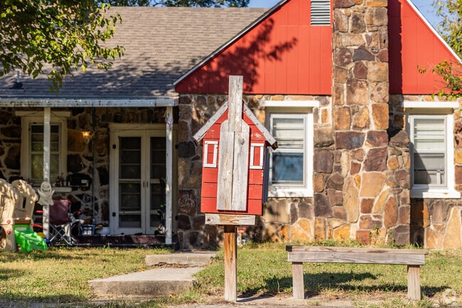 A free little library matches the aesthetic of it's home in Blendville North.