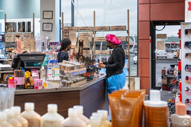 Lincolnia Hills residents shop for all their beauty needs at Kirei Beauty, in Plaza at Landmark.