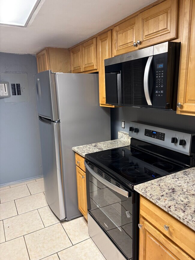 4020 Billingsgate Rd unit apartment for rent, Orlando, FL 32839 - photo 2