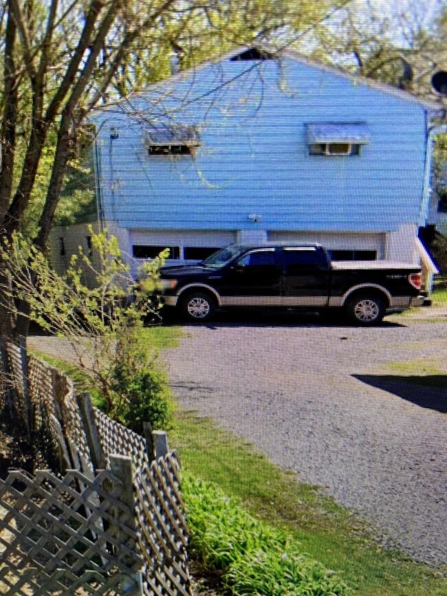 92 Western Ave, Westover, WV 26501