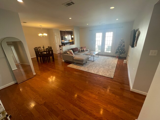 4069 S Four Mile Run Dr unit 401, Arlington, VA 22204 - photo 7