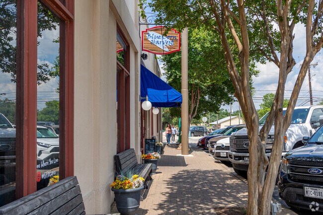 Head to the Blue Corn Harvest Bar & Grill just minutes away in downtown Georgetown.