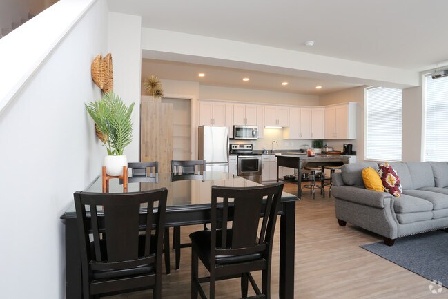 Manseau Flats, Ashwaubenon, WI 54304 - photo 5