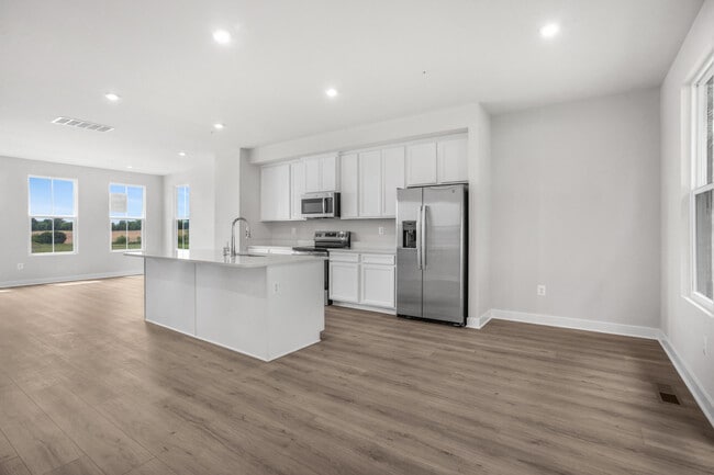 256 Summerfield Dr, Hanover, PA 17331 - photo 5