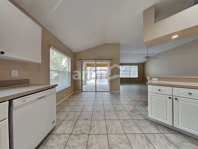 9827 White Barn Way, Riverview, FL 33569 - photo 3