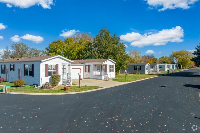 Mobile and Manufactured homes are common towards the east of the Lake Holiday community.