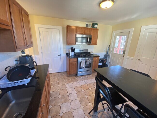 174 Elm St unit 2, North Cambridge, MA 02140 - photo 5