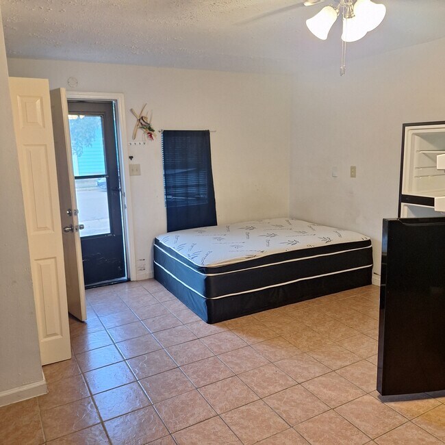 1200 E 26th St unit Garage Apartment, Houston, TX 77009 - photo 7