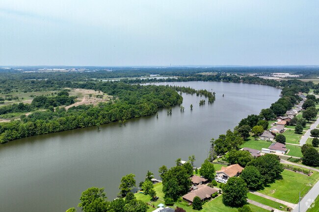 Willow Beach offers Arkansas River views near Galloway in North Little Rock.