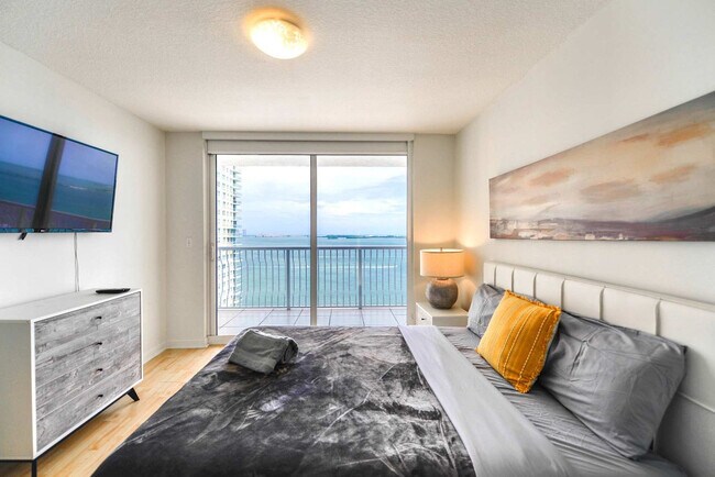 1 SE 12th St unit FL20-ID1022214P, Miami, FL 33131 - photo 6