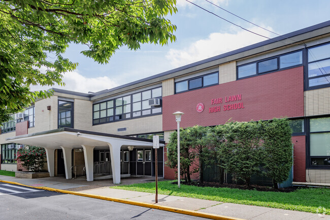 Fair Lawn High School gets a grade of A from Niche.