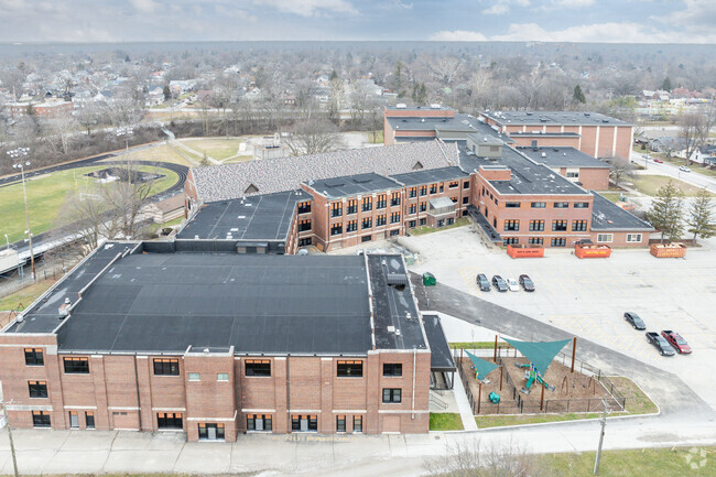 Thomas Carr Howe Community High School