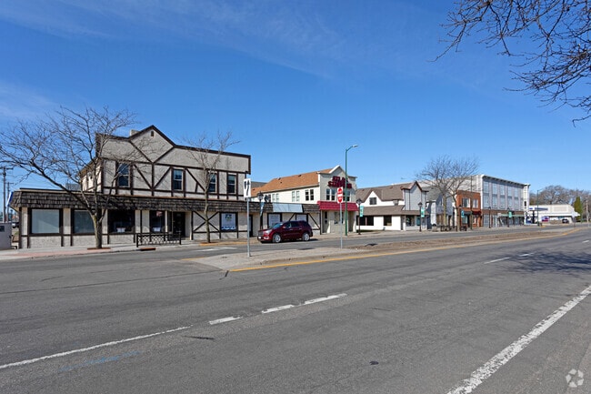 Downtown Monticello features charming antique shops and inviting restaurants.