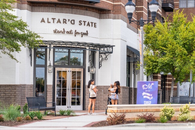 College Park-Fernside local enjoy east access to the large Mayfaire Town Center shopping area.