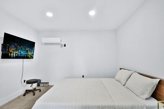 85 NW 47th St, Miami, FL 33127 - photo 6