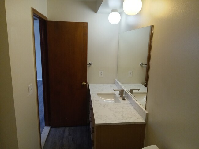 Holly House Apartments, Rochester, MI 48307 - photo 6