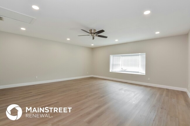 304 Sir Lawrence Dr, Sanford, FL 32773 - photo 5