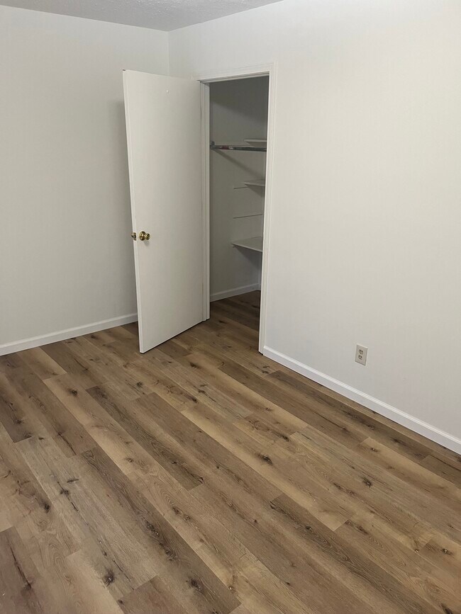 5120 Virginia Dr unit 5120 Virginia Dr, Newburgh, IN 47630 - photo 5