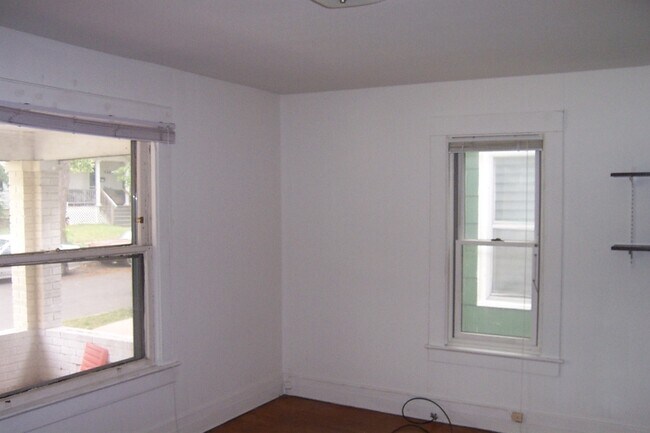 1352 Wilmot Ct unit 1, Ann Arbor, MI 48104 - photo 3