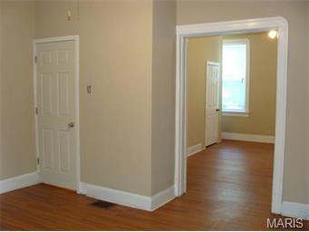 1722 Nebraska Ave unit 2nd floor, Saint Louis, MO 63104 - photo 3