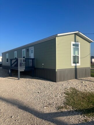 1119 Grubbs Rd, Sealy, TX 77474