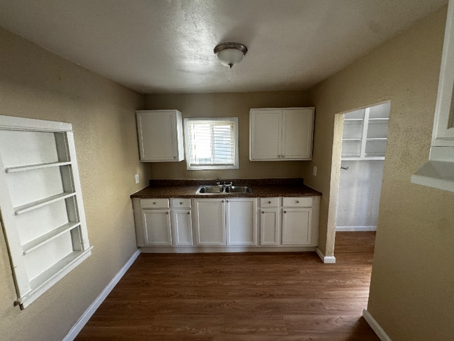 536 W Marshall Blvd, San Bernardino, CA 92405 - photo 6