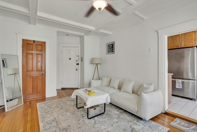 130 Sutherland Rd unit 1, Brighton, MA 02135 - photo 3