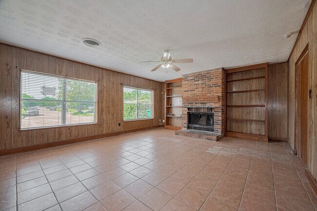 3619 Kilkenny Dr, Houston, TX 77047 - photo 2