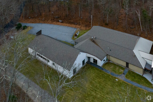 Oak Hill Christian School is located in Oxford, MA.